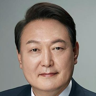 Yoon Suk Yeol