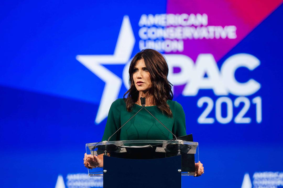 South Dakota Gov. Considering Sending Razor Wire, Personnel to Texas
