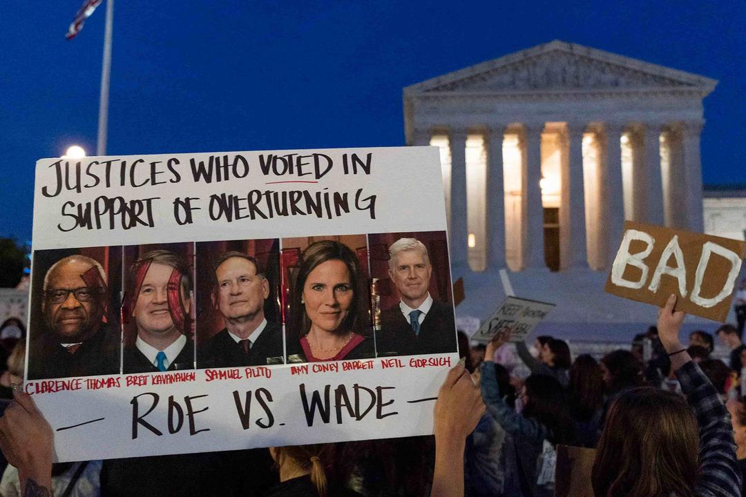 Roe v. Wade: Protestors Rally at Catholic Churches, Houses of SCOTUS Justices