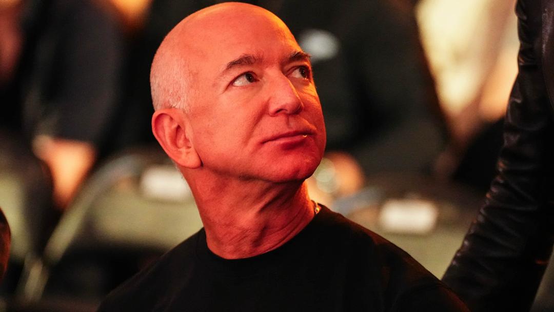 Ex-WaPo Editor Claims Bezos Struck 'Quid-Pro-Quo' Deal with Trump