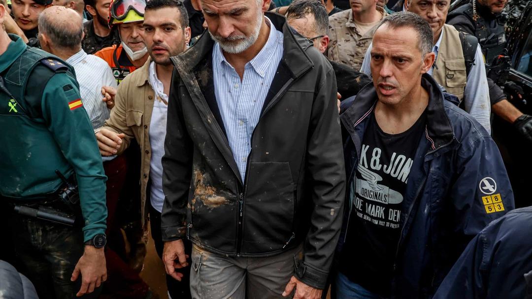 Spain's King and Queen, Top Officials, Pelted With Mud Over Flood Response