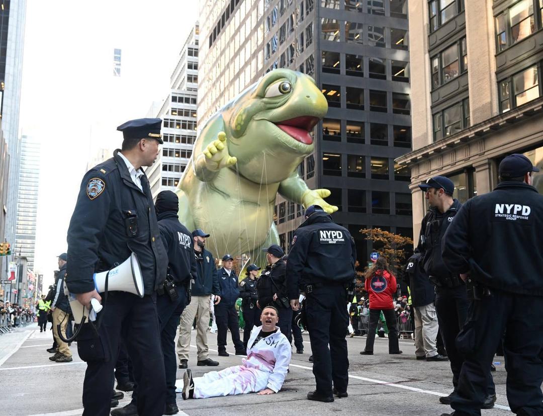 Pro-Palestinian Protesters Arrested at Macy's Thanksgiving Parade