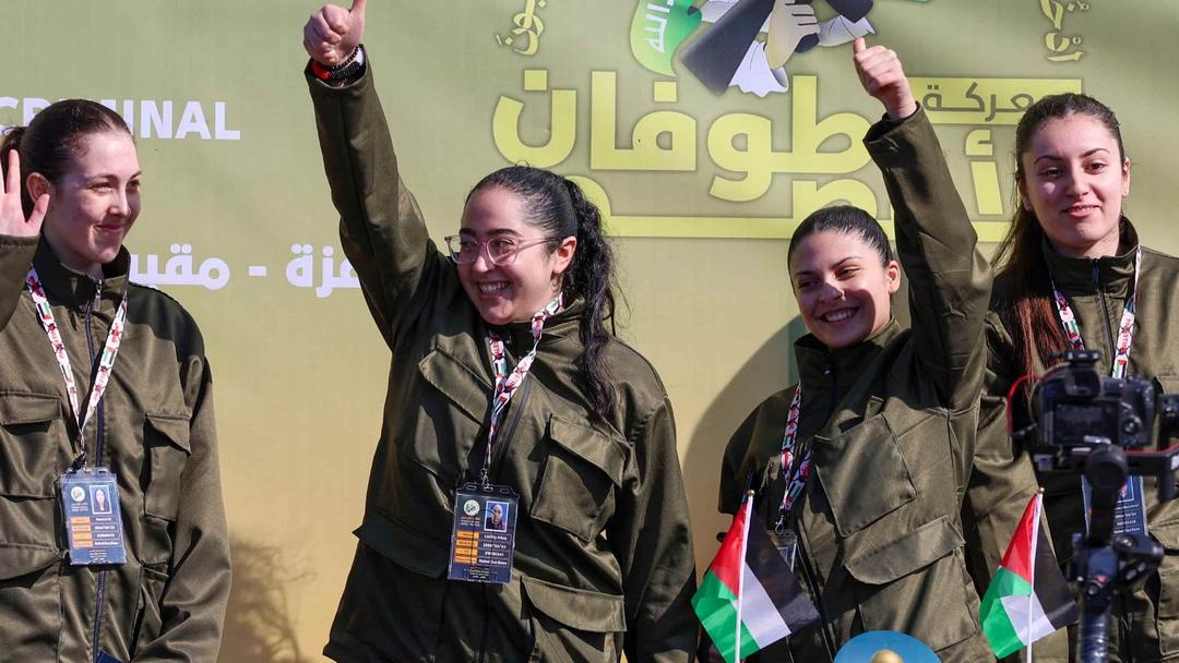Four Israeli Soldiers, 200 Palestinians Released