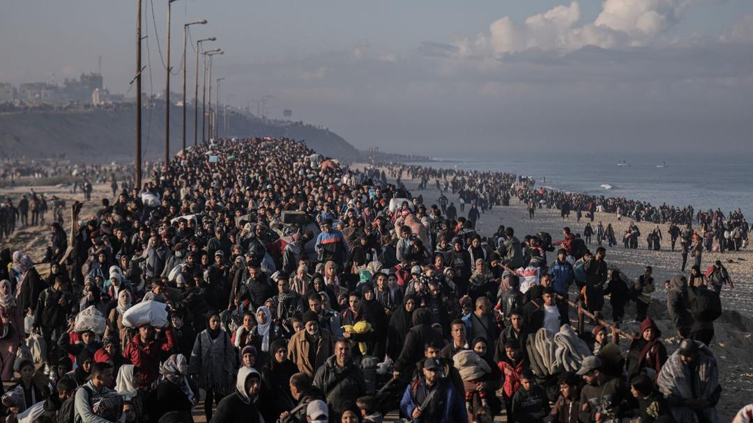 Palestinians Return to Northern Gaza