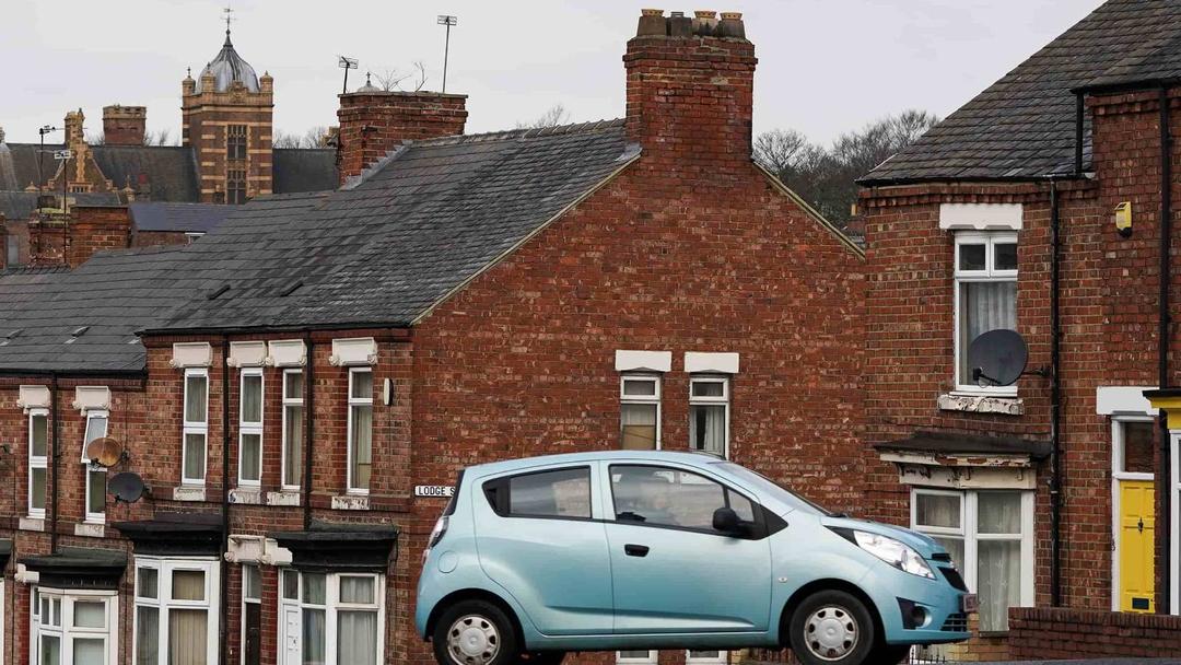 UK: Man Found Guilty of Murdering Teen Daughter in Kitchen Stabbing