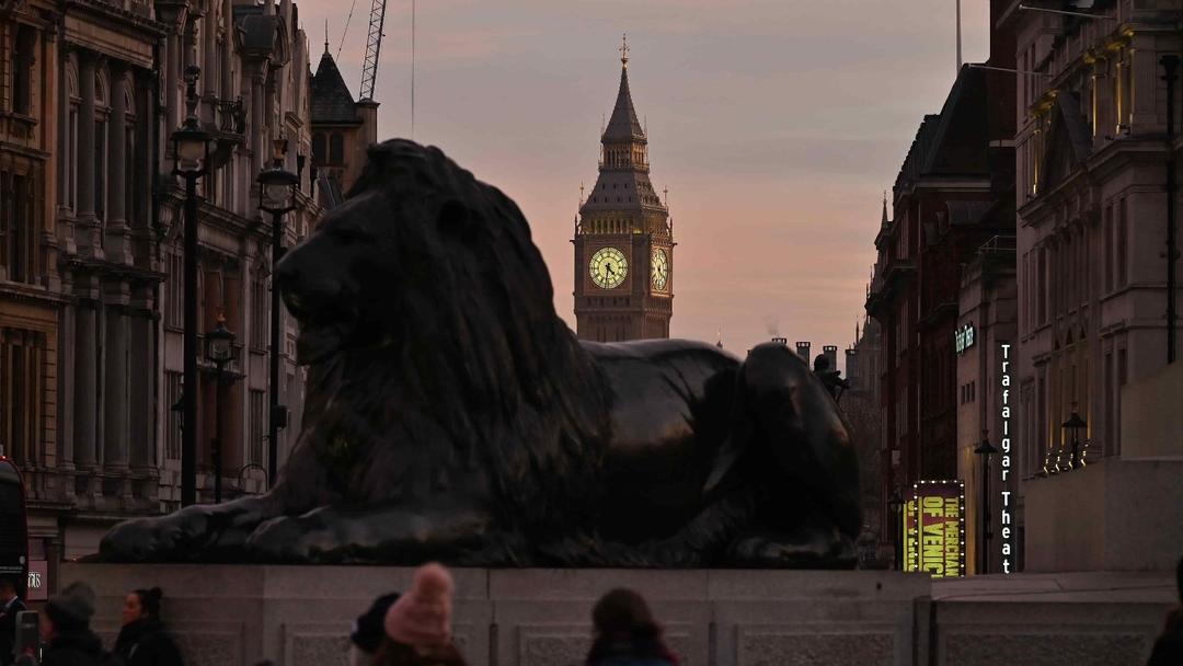 UK: Police Call for Lawmakers to Come Forward After Parliament Bar Incident