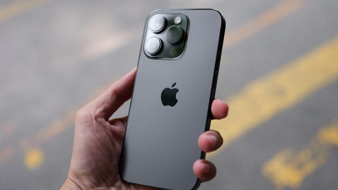 Apple Shifts US-Bound iPhone Production to India