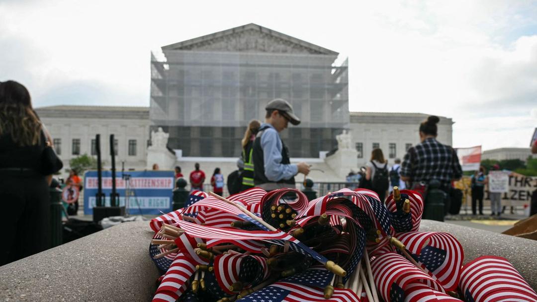US Supreme Court Blocks Alien Enemies Act Deportations