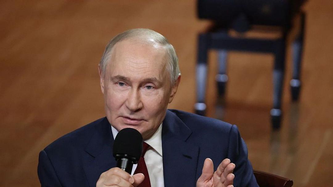 Trump, Putin Hold Two-Hour Phone Call