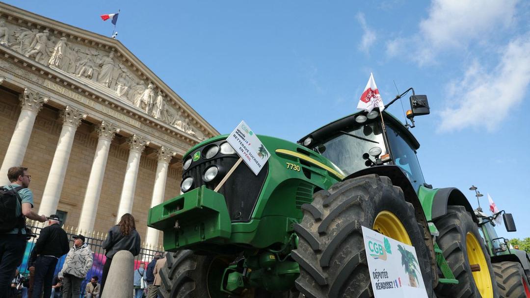 French Farmers Block Paris Roads Over Agriculture Bill