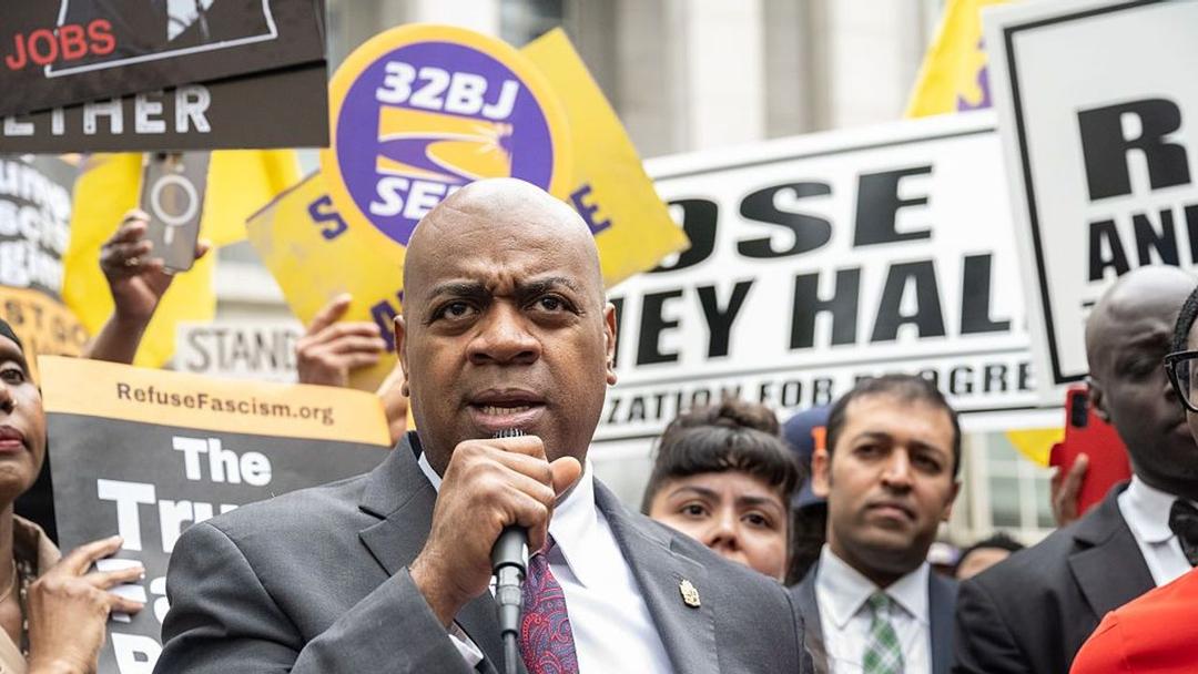 Newark Mayor Sues Federal Prosecutor Over Arrest
