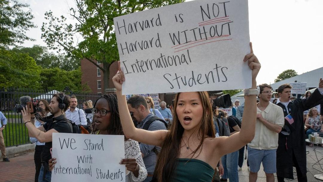 Trump Bans Foreign Students From Harvard University