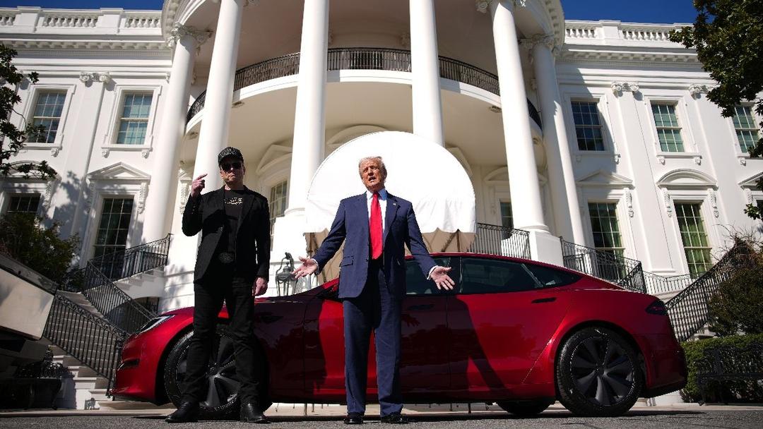 Tesla Plunges $150B as Trump-Musk Feud Erupts Over Tax Bill