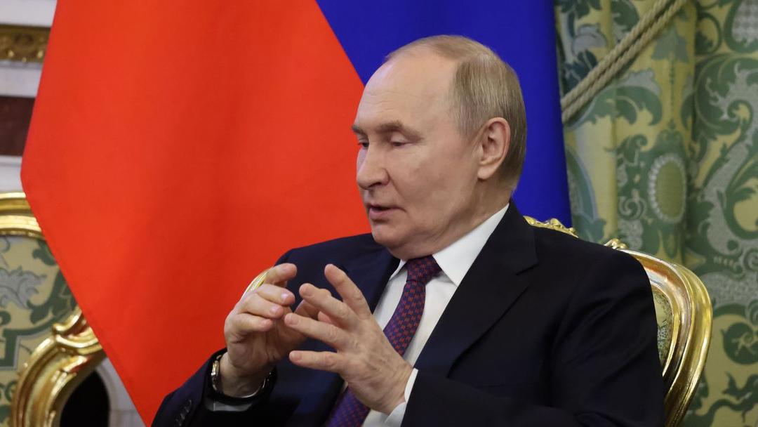 American Spy Gets Russian Passport After Targeting Ukraine