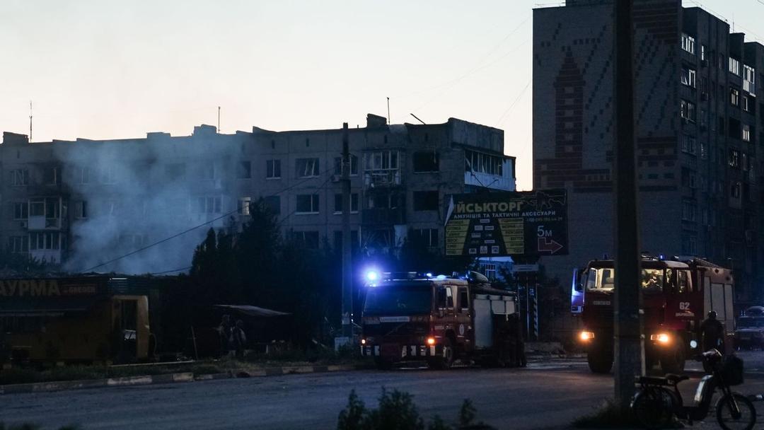 Russia Drops 500-Kilogram Bomb on Ukrainian Shopping Center