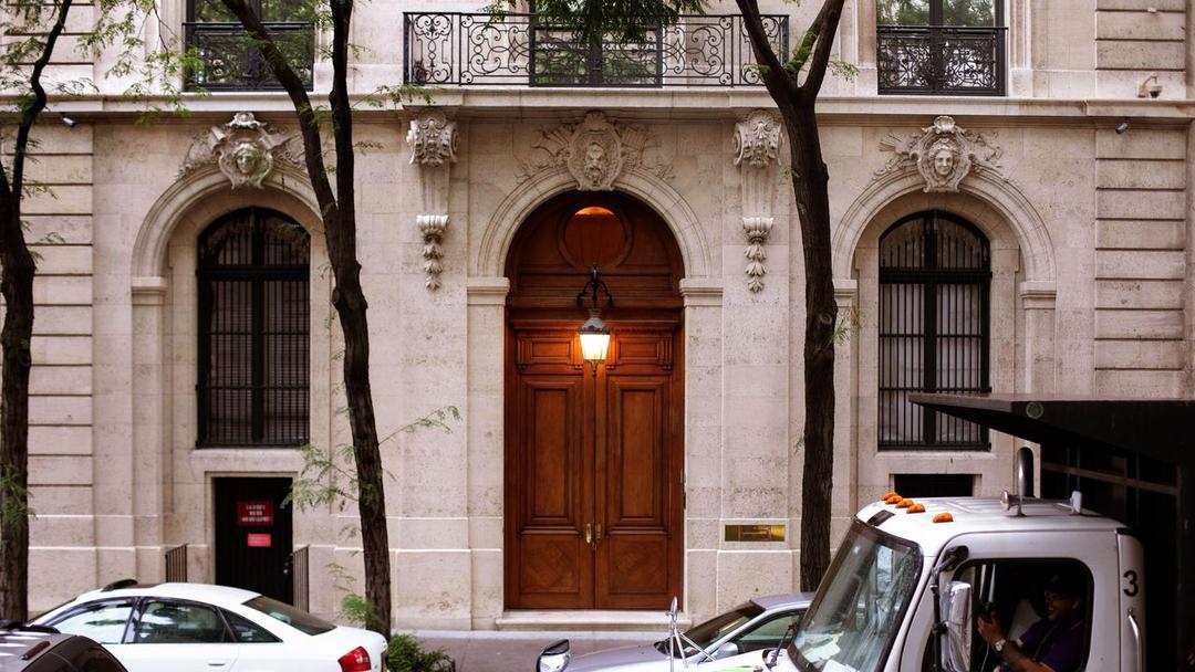 Epstein: New York Times Publishes Letters and Photos from Manhattan Mansion