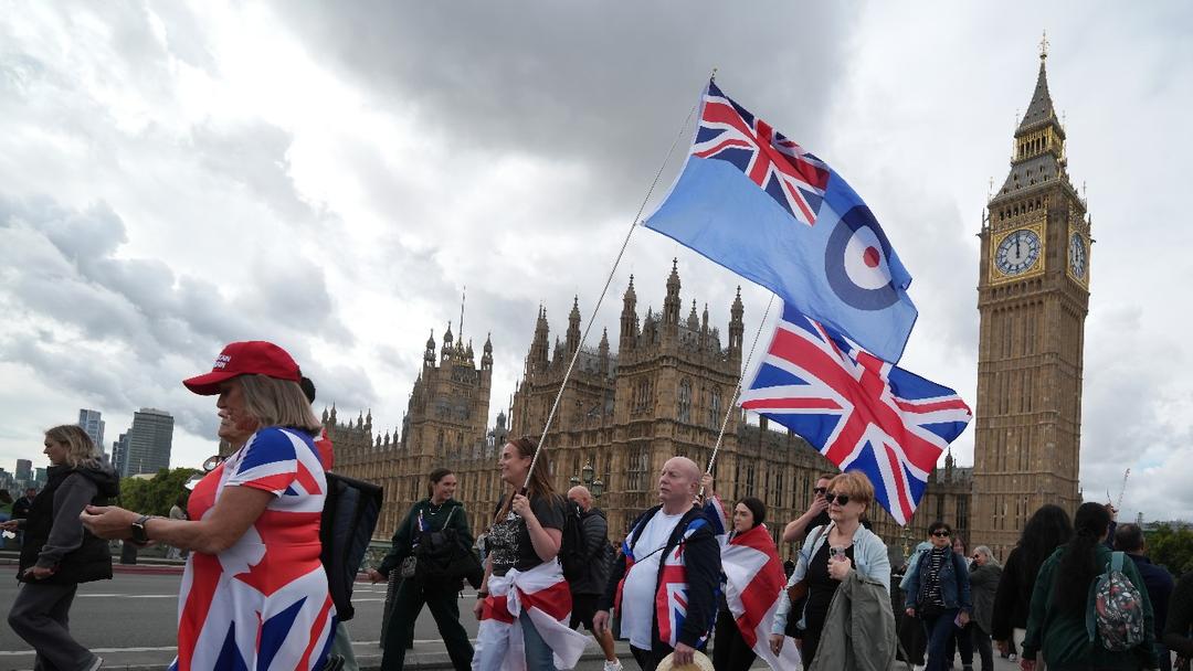 UK: Tommy Robinson Rally Draws Large Crowd in London