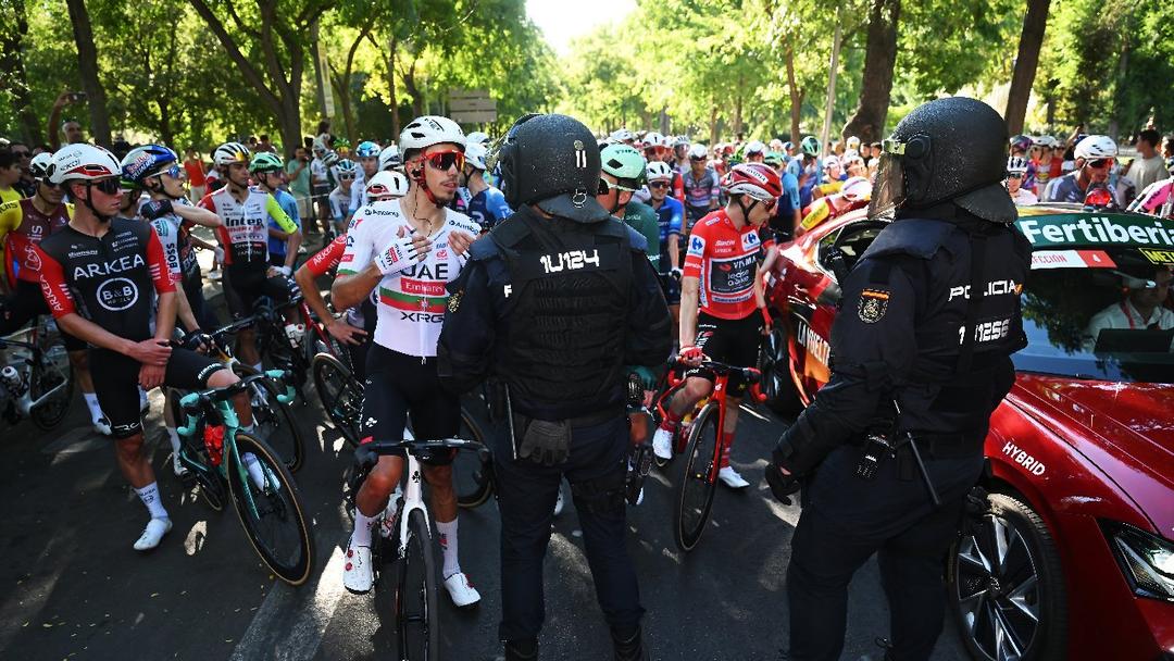 Vuelta Cycling Race in Spain Abandoned After Disruption by Pro-Palestine Protesters