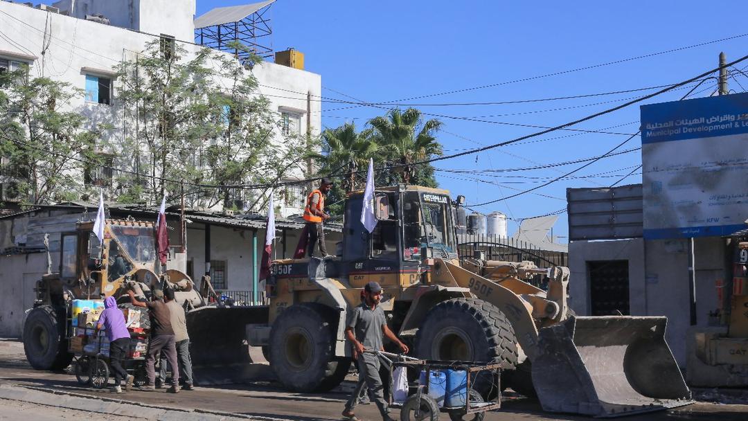 Gaza Ceasefire Tested as Israel Restricts Aid, Hamas Executes Alleged Israeli 'Collaborators'