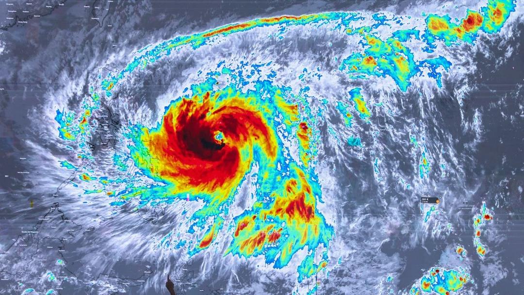 2 Dead, 1M Evacuated as Super Typhoon Uwan Hits Philippines