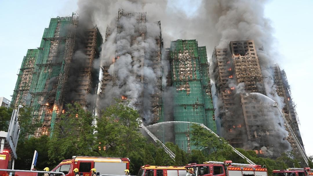 Hong Kong Fire Death Toll Rises to 83; 279 Remain Missing