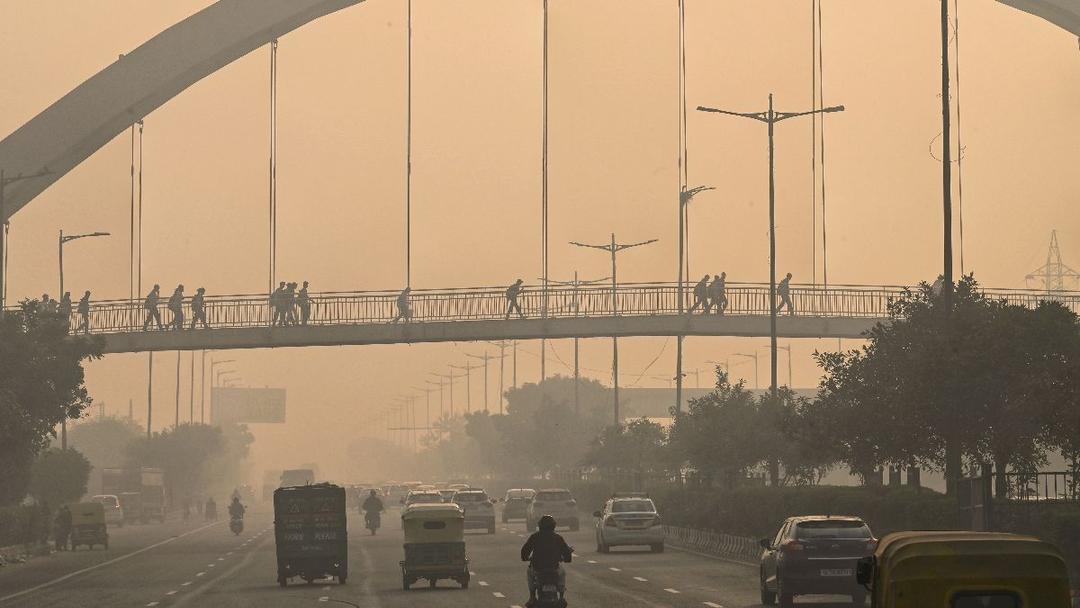 Delhi Air Pollution: Hospitals Report 200K Respiratory Cases
